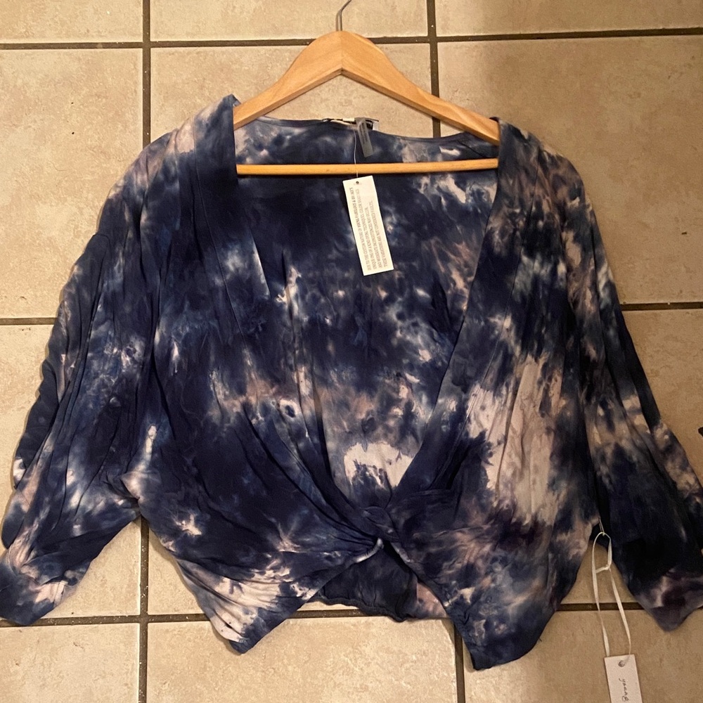 Young Fabulous & Broke Navy and Cream Twist-Front Tie-Dye Blouse
